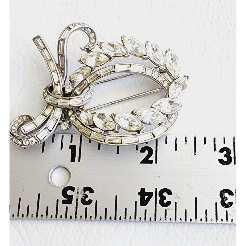 1940s CROWN TRIFARI Ribbon Bow Alfred Philippe Clear Rhinestone FUR CLIP Brooch - Picture 9 of 9